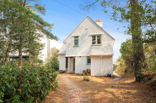 Κήπος έξω από το Sandbanks Seaside Escape Private Beachfront Access