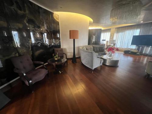 Μια τηλεόραση ή/και κέντρο ψυχαγωγίας στο Moison Penthouse
