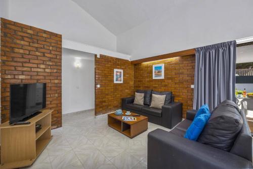 Villa Buganvillea by Villa Plus