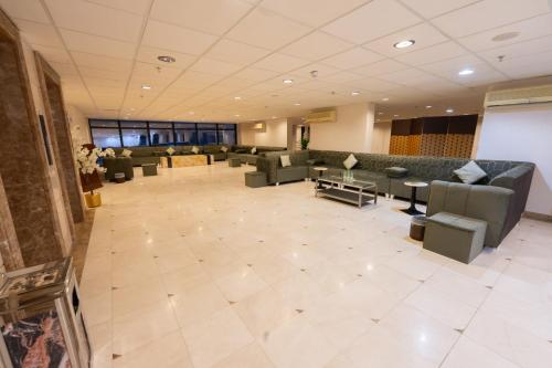 Posezení v ubytování فندق ملتقى الايمان 2 Multaqa Aleiman hotel
