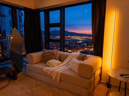 Χώρος καθιστικού στο Ekocheras Premium Suite by Roomsy, Kuala Lumpur