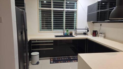 Η κουζίνα ή μικρή κουζίνα στο Shamrock By Island Hospitality