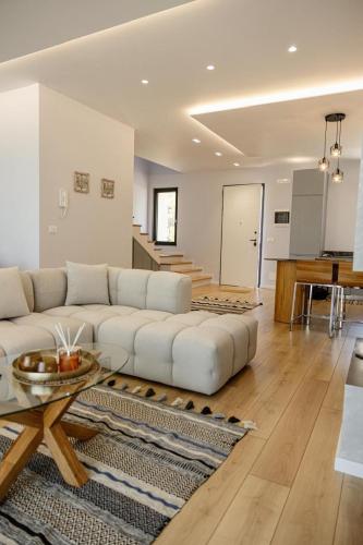 Χώρος καθιστικού στο Id-Real Villa