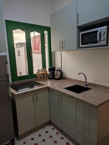 Cucina o angolo cottura di AMY Brothers Apartments
