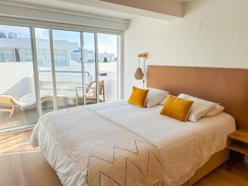Sunny Resort Beach House with Pools and Private beach photo 2
