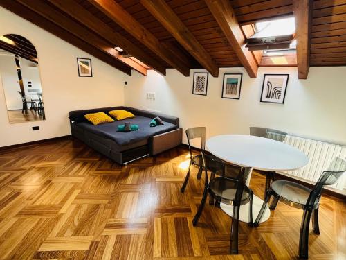 Via Della Commenda - VELO