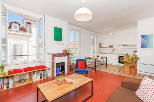 Upstays République 67m2 Apartment
