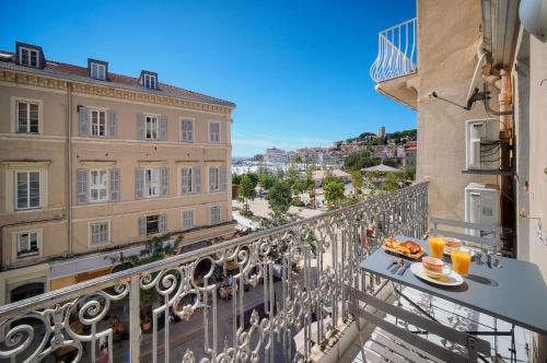 Spacieux 2 chambres BALCON, FELIX FAURE-COEUR DE CANNES A2B023