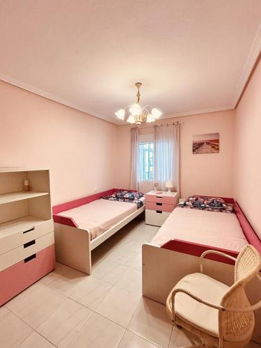 Apartamentos con piscina y vistas al mar-La Mata