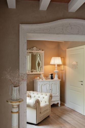 Ruang duduk di Regia Rosetta - Royal Rooms Borghetto
