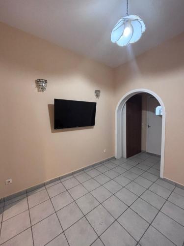 Acharnon 211 room 1