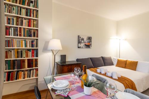 Politecnico Milano - Spacious ap balcony - sleeps 4