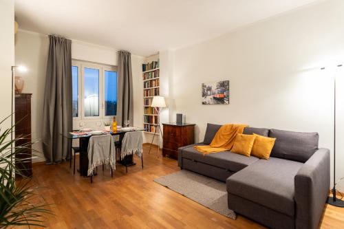 Politecnico Milano - Spacious ap balcony - sleeps 4