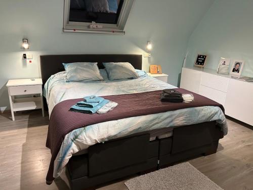 Ένα ή περισσότερα κρεβάτια σε δωμάτιο στο Your Home away from Home