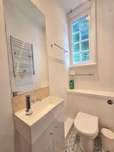 Elegant 2 Bedroom Apartment in Knightsbridge photo 14