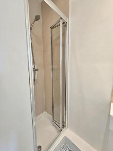 Elegant 2 Bedroom Apartment in Knightsbridge photo 9