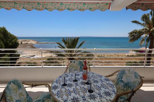 Apartamento frente al mar con terraza Alicante By Turihome