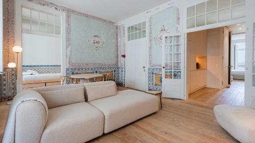 Charm 2BDR Apartment with River View by LovelyStay