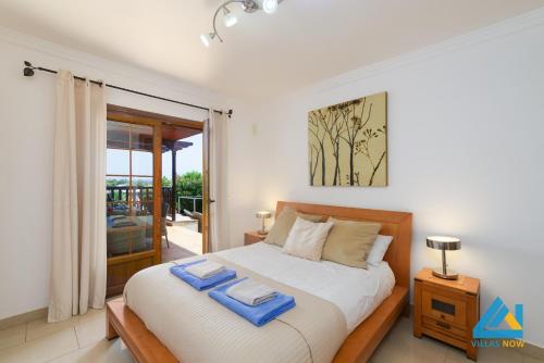Villa Azure - LH122 By Villas Now Ltd