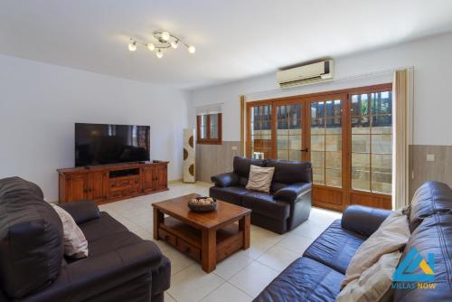 Villa Azure - LH122 By Villas Now Ltd