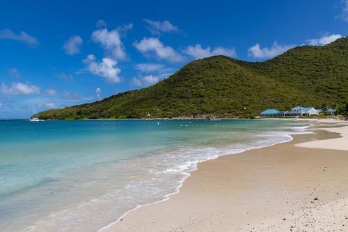 Naturlandskabet i nærheden af lejlighedshotellet