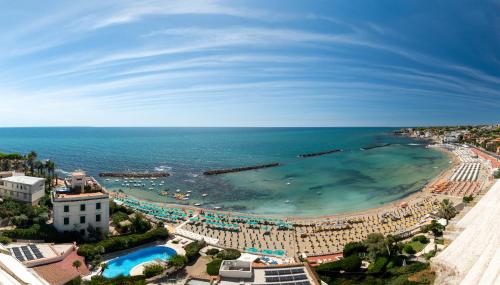 an aerial view of a beach and the ocean at Riviera Suite in Santa Marinella