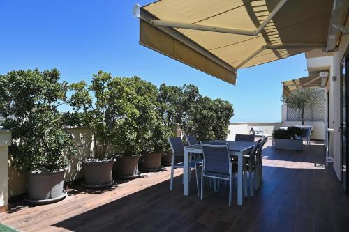 Un balcón o terraza en Gozo Luxury Penthouse