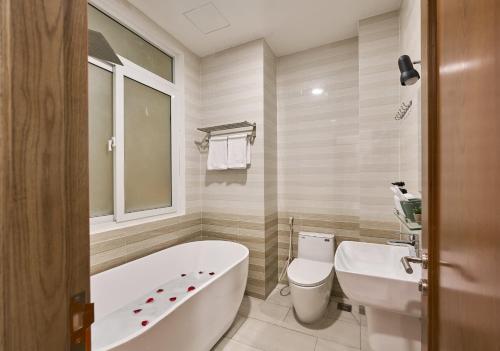 Bilik mandi di Ares Airport Home