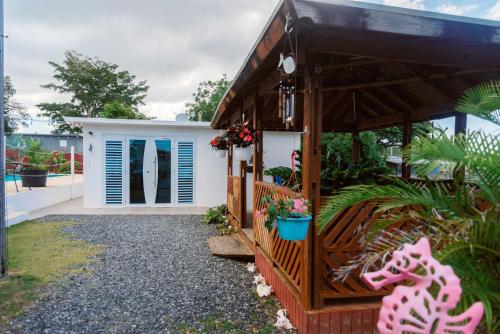 Laidback Family Escape with Private Pool & Gazeboにある庭