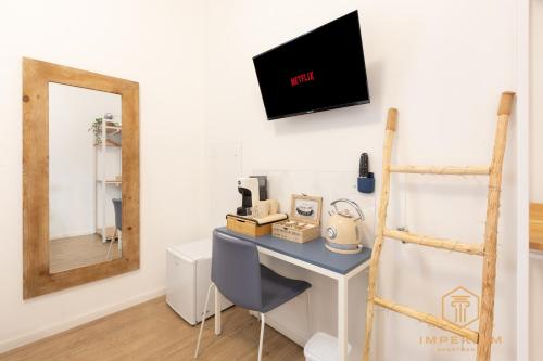Imperium Luxury Suites - 100mt to Metro A, 5 min to center, pvt bathroom, A-C