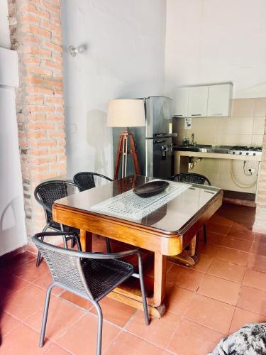 Apartamento Colonial Puerta Azulにあるキッチンまたは簡易キッチン