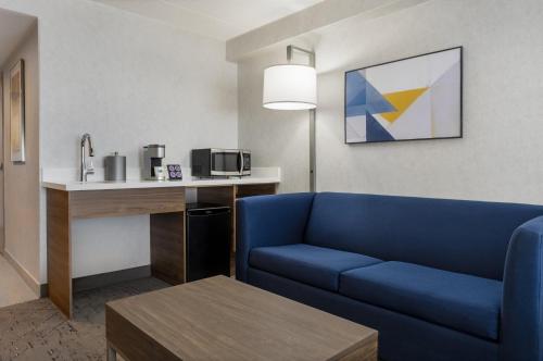 Photo de la galerie de l'établissement Holiday Inn Express & Suites Ottawa East-Orleans by IHG, à Ottawa