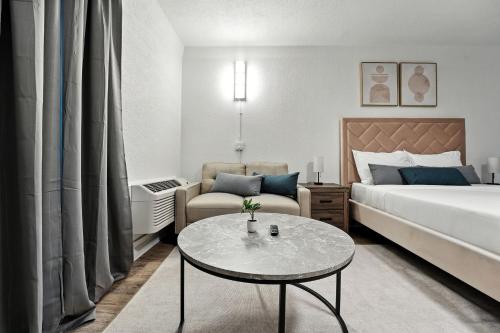 Llit o llits en una habitació de Centro Flats 339 I Comfy and Spacious Studio