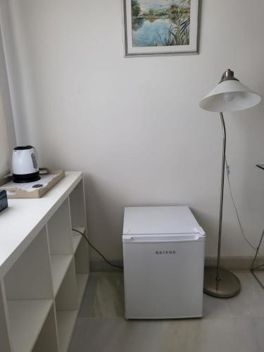Habitación agradable con baño individual