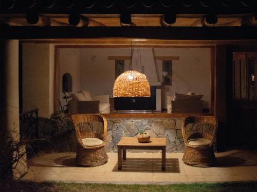 Ruang duduk di FINCA LA CARLA Posada de Altura