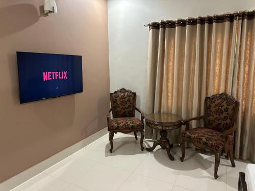 The Meadow View Lodgeにあるテレビまたはエンターテインメントセンター