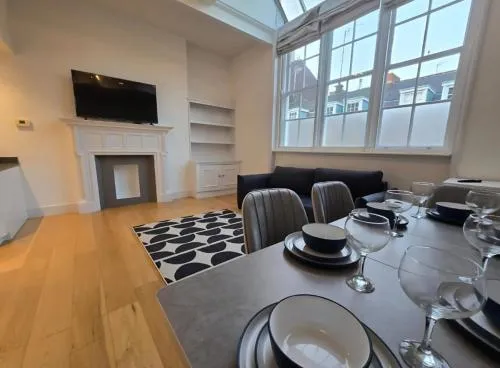 Elegant 2 Bedroom Apartment in Knightsbridge photo 1