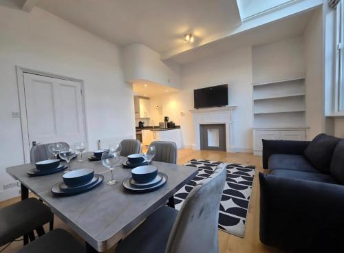 Elegant 2 Bedroom Apartment in Knightsbridge photo 6