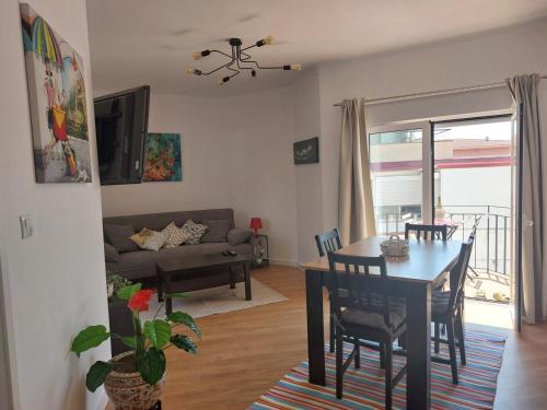 Newly renovated apartment with free street parking