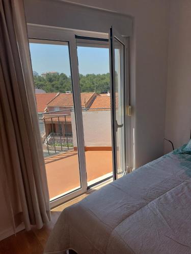 Newly renovated apartment with free street parking