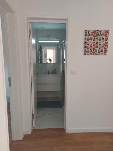 Newly renovated apartment with free street parking