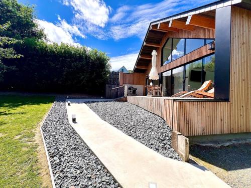 Κήπος έξω από το Loft arty à 800 mètres de la mer avec jacuzzi