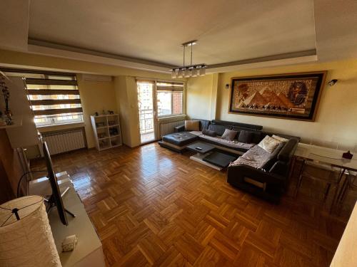 Afbeelding uit fotogalerij van Bela Apartment in Skopje