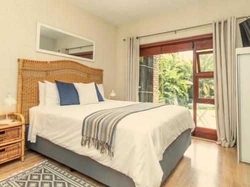 Una cama o camas en una habitación de Shepherd Lodge