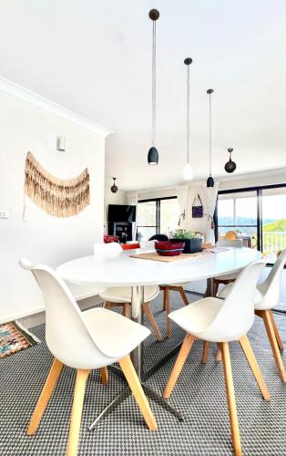 Φωτογραφία από το άλμπουμ του Casa de Piña walk to the beach σε Newport