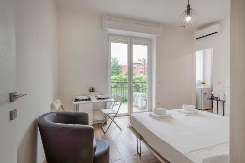 Trevi 4 - The White Studio - B Home