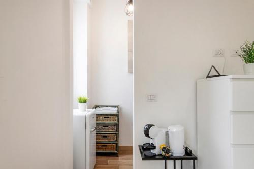 Trevi 4 - The White Studio - B Home