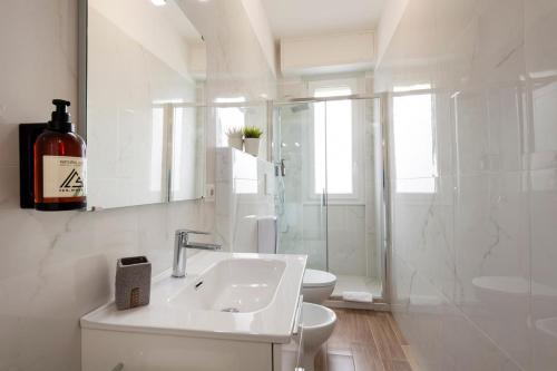 Trevi 4 - The White Studio - B Home
