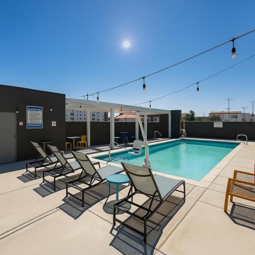 Piscina en o cerca de Home2 Suites By Hilton Yuma Pivot Point