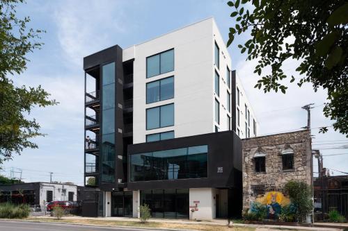 Budova, kde se aparthotel nachází